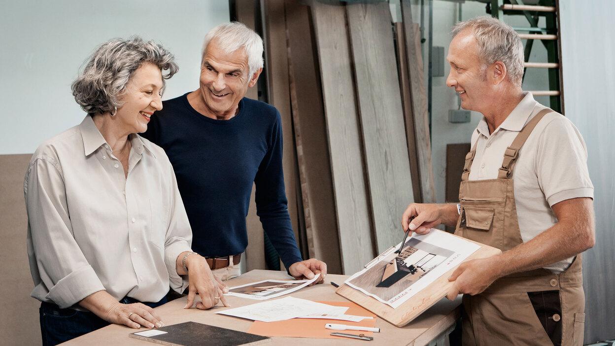 Präsentation von Oberflächen durch #Branche1# Präsentation von Oberflächen durch #Branche1# anhand eines Boards